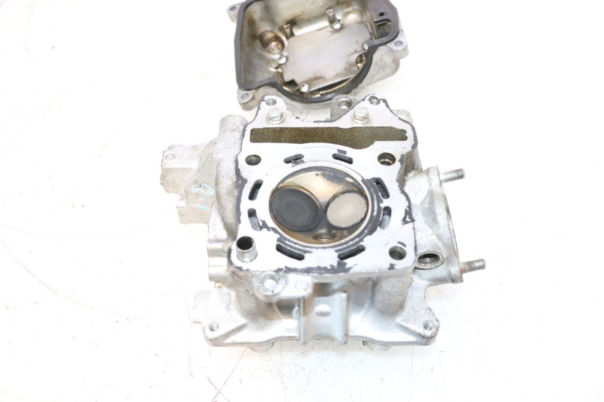 photo de GŁOWICA CYLINDRA HONDA PCX (JF57/JF64) 125 (2014 - 2018) - Szczegóły charakterystyczne