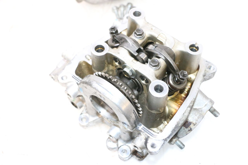 photo de GŁOWICA CYLINDRA HONDA PCX (JF57/JF64) 125 (2014 - 2018) - Zbliżenie komponentów