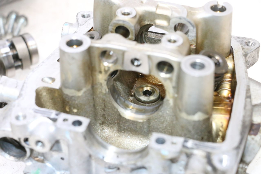 photo de GŁOWICA CYLINDRA HONDA PCX (JF57/JF64) 125 (2014 - 2018) - Struktura - zbliżenie