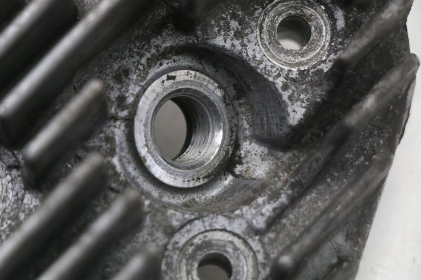 photo de GŁOWICA CYLINDRÓW PEUGEOT ELYSTAR 50 (2002 - 2014) - Inny kąt widzenia