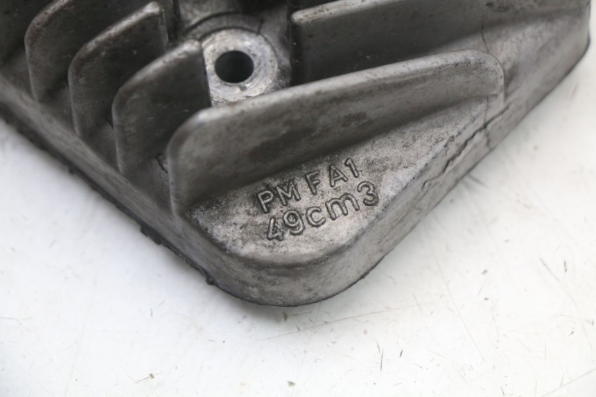 photo de GŁOWICA CYLINDRÓW PEUGEOT ELYSTAR 50 (2002 - 2014) - Zbliżenie techniczne