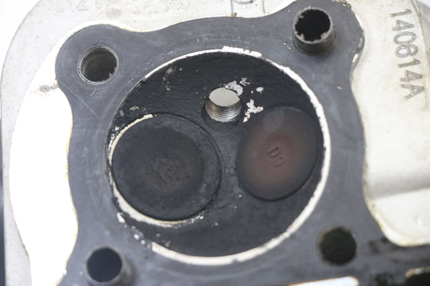 photo de GŁOWICA CYLINDRÓW PEUGEOT VIVACITY 125 (2010 - 2017) - Zbliżenie techniczne