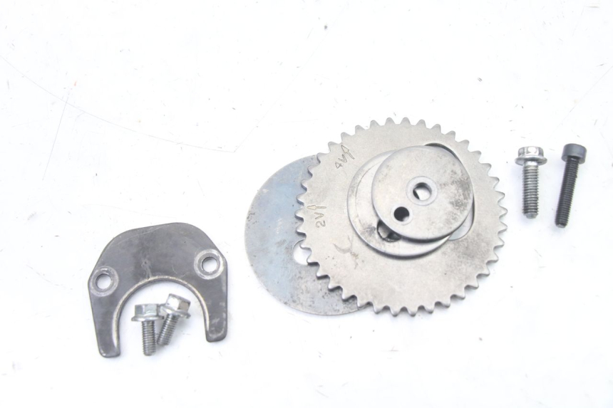 photo de GŁOWICA CYLINDRA PIAGGIO X8 125 (2004 - 2007) - Zbliżenie techniczne