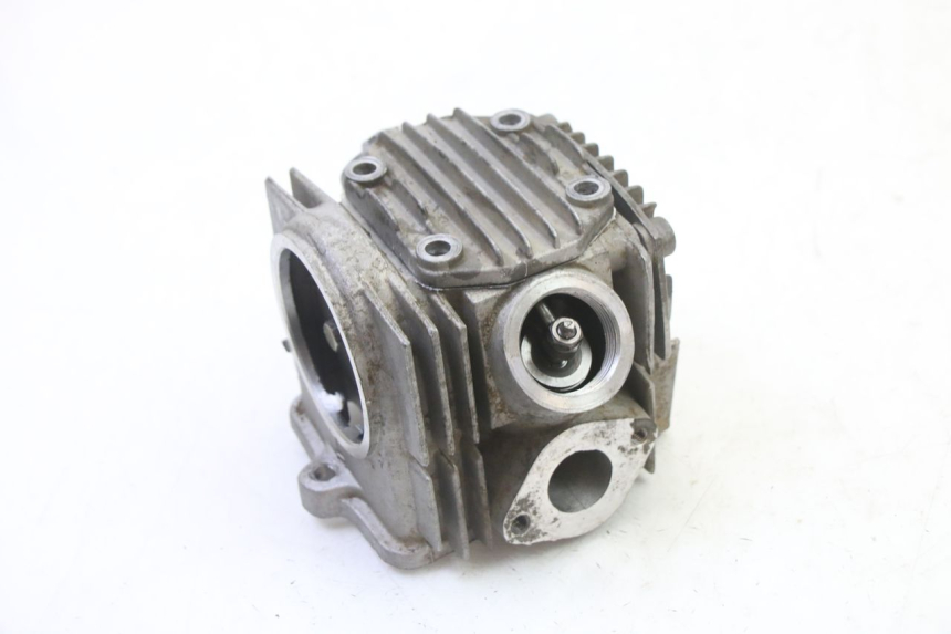 photo de GŁOWICA CYLINDRÓW APOLLO RFZ 125 - Widok z bliska