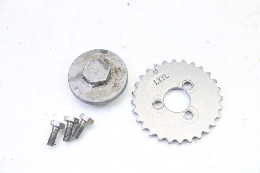 photo de GŁOWICA CYLINDRÓW APOLLO RFZ 125 - Zbliżenie techniczne