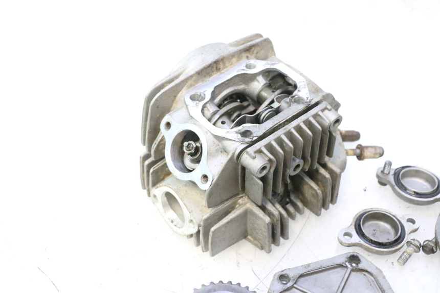 photo de GŁOWICA CYLINDRA APOLLO RFZ 125 - Szczegóły charakterystyczne