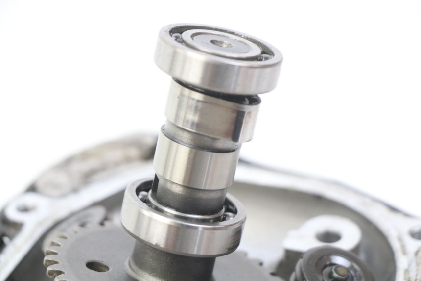 photo de GŁOWICA CYLINDRÓW TNT MOTOR ROMA 10' 4T 50 (2019 - 2022) - Zbliżenie techniczne