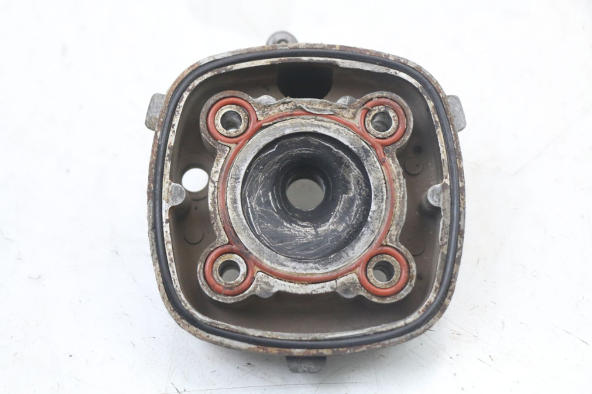 photo de GŁOWICA SILNIKA GILERA RUNNER LC 50 (1997 - 1998) - Zbliżenie techniczne