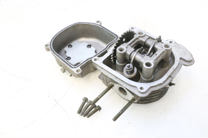 photo de GŁOWICA CYLINDRÓW JM MOTORS SANTANA 50 (2014 - 2023) - Punkty mocowania