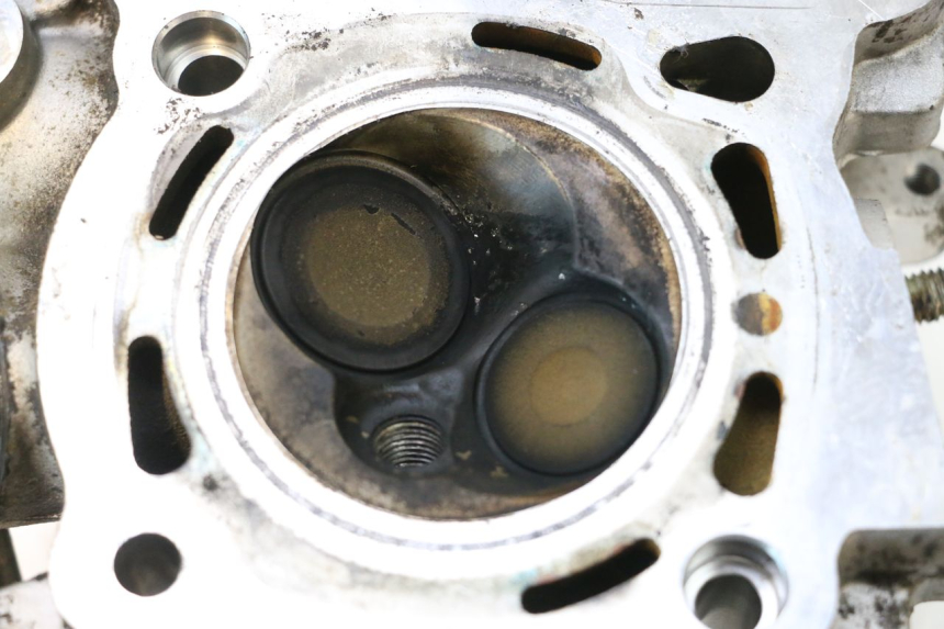 photo de GŁOWICA CYLINDRA PEUGEOT SATELIS COMPRESSOR K15 125 (2006 - 2009) - Kontrola wizualna