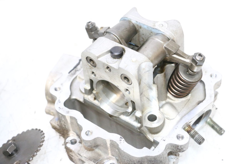 photo de GŁOWICA CYLINDRA PEUGEOT SATELIS COMPRESSOR K15 125 (2006 - 2009) - Zoom stanu zużycia