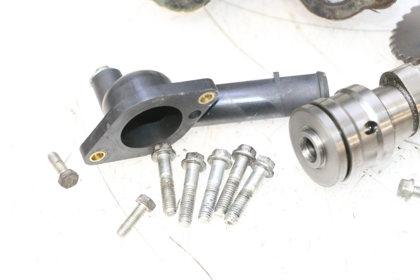 photo de GŁOWICA CYLINDRA PEUGEOT SATELIS COMPRESSOR K15 125 (2006 - 2009) - Zbliżenie techniczne
