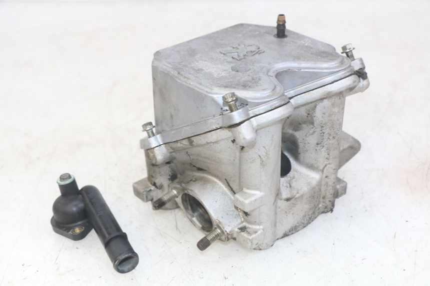photo de GŁOWICA CYLINDRÓW PEUGEOT SATELIS 125 (2010 - 2012) - Szczegół części