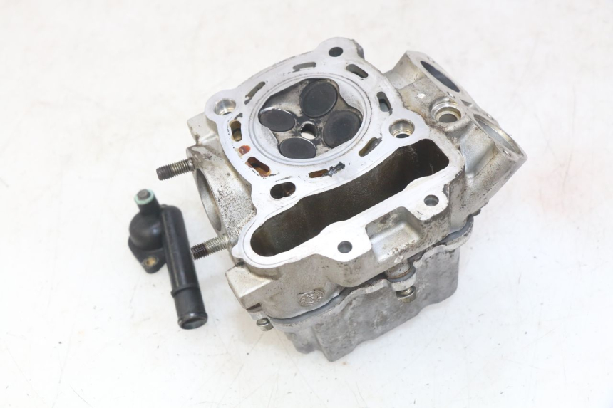 photo de GŁOWICA CYLINDRÓW PEUGEOT SATELIS 125 (2010 - 2012) - Zoom stanu zużycia