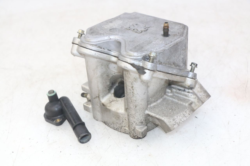 photo de GŁOWICA CYLINDRÓW PEUGEOT SATELIS 125 (2010 - 2012) - Punkty mocowania