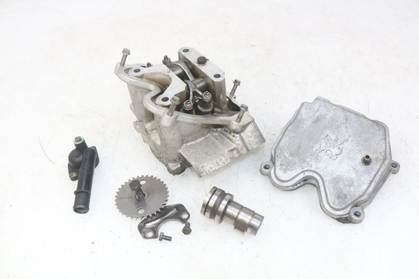 photo de GŁOWICA CYLINDRÓW PEUGEOT SATELIS 125 (2010 - 2012) - Oznaczenia i referencje
