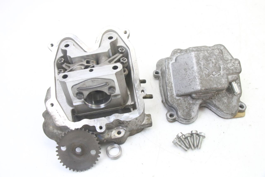 photo de GŁOWICA SILNIKA PEUGEOT SATELIS 125 (2013 - 2018) - Oznaczenia i referencje