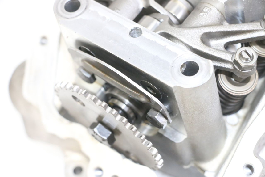 photo de GŁOWICA SILNIKA PEUGEOT SATELIS 125 (2013 - 2018) - Zbliżenie komponentów