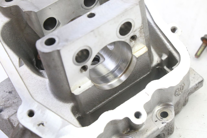 photo de GŁOWICA SILNIKA PEUGEOT SATELIS 125 (2013 - 2018) - Oznaczenia i referencje