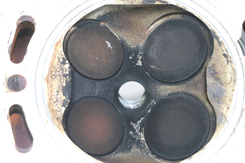 photo de GŁOWICA SILNIKA PEUGEOT SATELIS 125 (2013 - 2018) - Widok z bliska