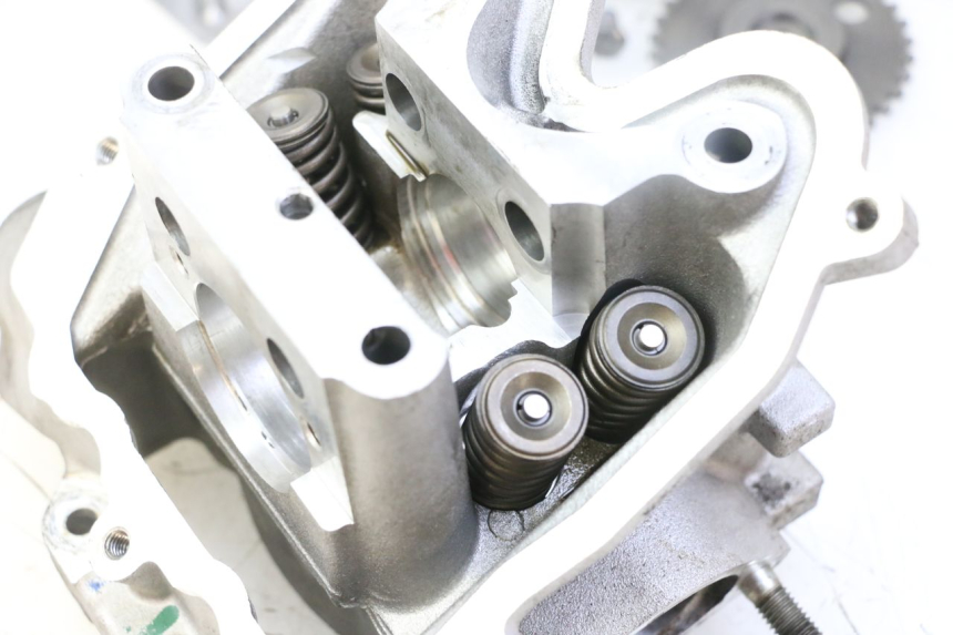 photo de GŁOWICA SILNIKA PEUGEOT SATELIS 125 (2013 - 2018) - Kontrola wizualna