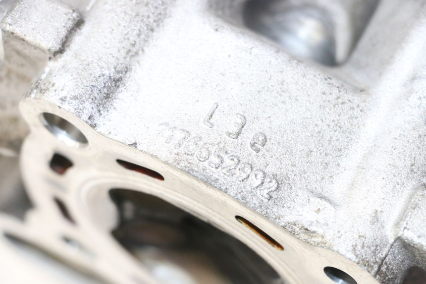 photo de GŁOWICA SILNIKA PEUGEOT SATELIS 125 (2013 - 2018) - Zoom stanu zużycia