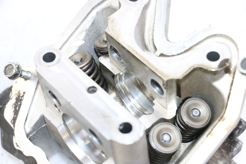 photo de GŁOWICA SILNIKA PEUGEOT SATELIS 125 (2013 - 2018) - Punkty mocowania