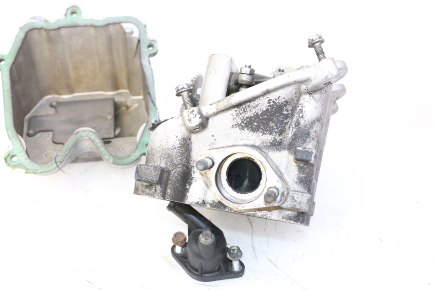 photo de GŁOWICA SILNIKA PEUGEOT SATELIS 125 (2013 - 2018) - Zbliżenie techniczne