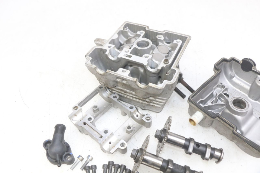 photo de GŁOWICA CYLINDRA APRILIA SCARABEO LIGHT 125 (2007 - 2011) - Alternatywny kąt