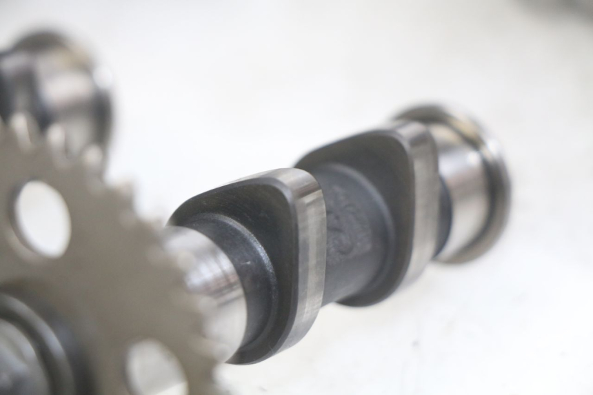 photo de GŁOWICA CYLINDRA APRILIA SCARABEO LIGHT 125 (2007 - 2011) - Zoom stanu zużycia