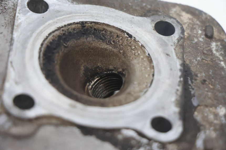 photo de GŁOWICA CYLINDRA PEUGEOT SPEEDFIGHT 2 AC 50 (2000 - 2009) - Widok ogólny