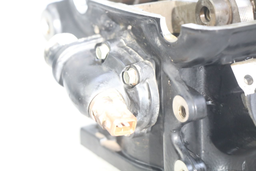 photo de GŁOWICA CYLINDRÓW TRIUMPH SPRINT ST 955 (1999 - 2001) - Zbliżenie komponentów