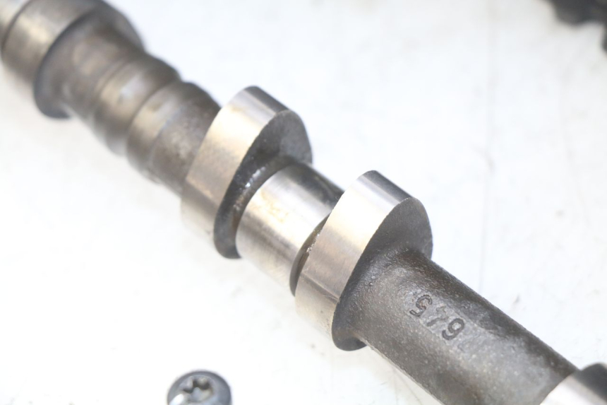 photo de GŁOWICA CYLINDRÓW TRIUMPH SPRINT ST 955 (1999 - 2001) - Punkty mocowania