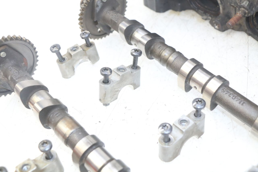 photo de GŁOWICA CYLINDRÓW TRIUMPH SPRINT ST 955 (1999 - 2001) - Stan powierzchni