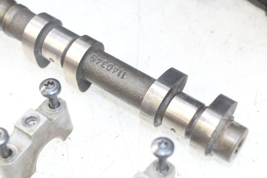 photo de GŁOWICA CYLINDRÓW TRIUMPH SPRINT ST 955 (1999 - 2001) - Oznaczenia i referencje