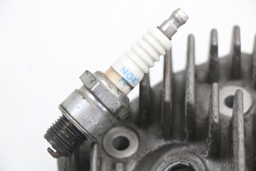 photo de GŁOWICA CYLINDRA PEUGEOT STREETZONE 2T 50 (2014 - 2019) - Zoom stanu zużycia