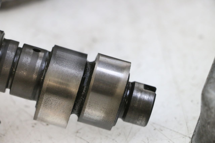 photo de GŁOWICA CYLINDRÓW SUZUKI BURGMAN 125 (2015 - 2017) - Widok z bliska