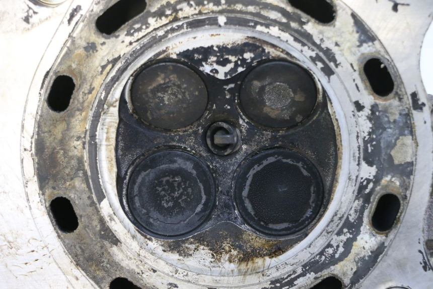 photo de GŁOWICA CYLINDRÓW SUZUKI BURGMAN 125 (2015 - 2017) - Zbliżenie techniczne