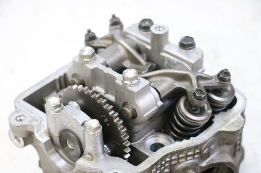 photo de GŁOWICA CYLINDRÓW SUZUKI BURGMAN 125 (2015 - 2017) - Oznaczenia i referencje