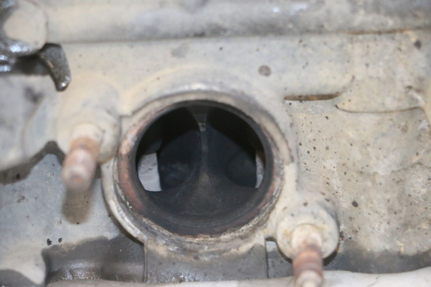 photo de GŁOWICA SILNIKA YAMAHA TDM ABS 900 (2002 - 2014) - Zbliżenie komponentów