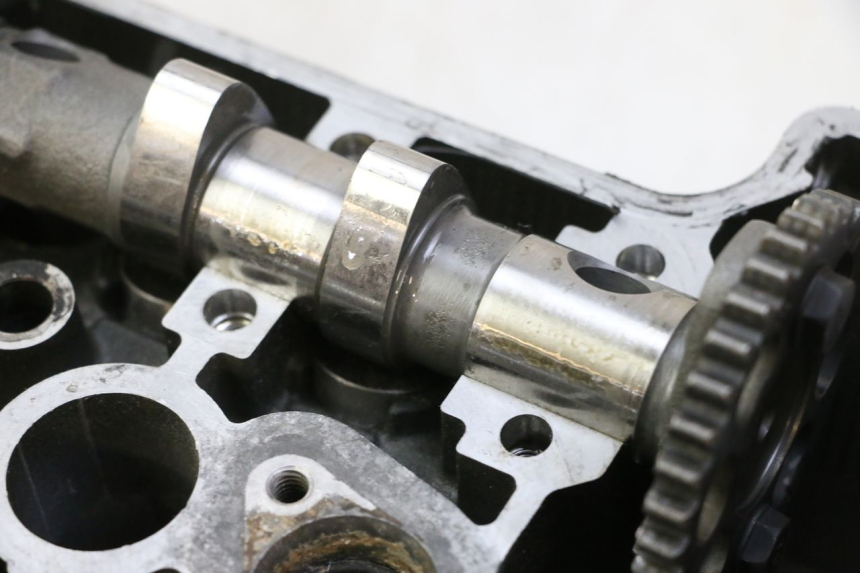 photo de GŁOWICA SILNIKA YAMAHA TDM ABS 900 (2002 - 2014) - Zoom stanu zużycia