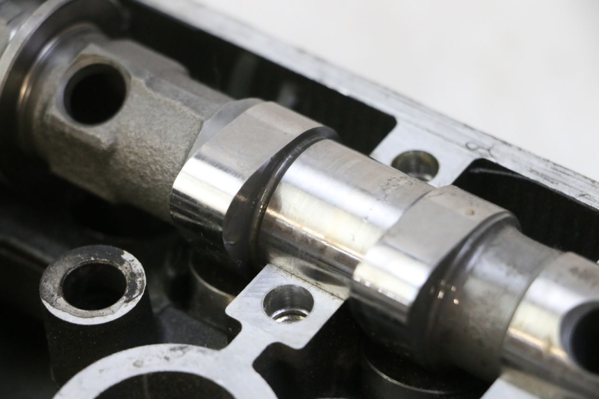 photo de GŁOWICA SILNIKA YAMAHA TDM ABS 900 (2002 - 2014) - Zbliżenie techniczne