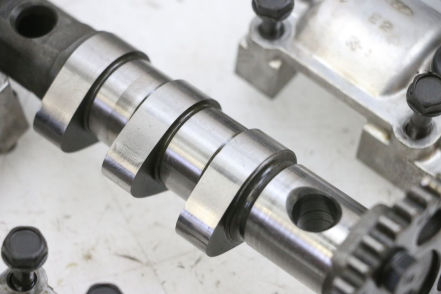 photo de GŁOWICA SILNIKA YAMAHA TDM ABS 900 (2002 - 2014) - Zoom jakości