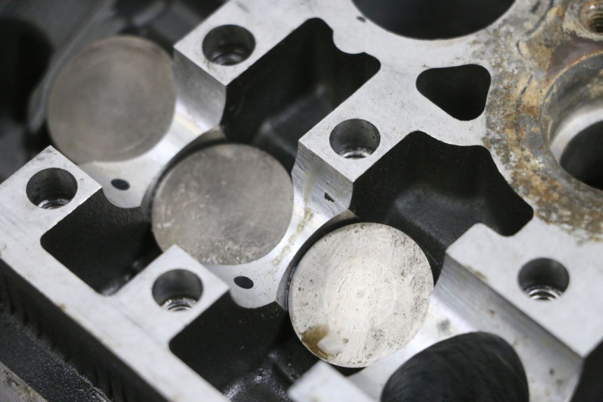 photo de GŁOWICA SILNIKA YAMAHA TDM ABS 900 (2002 - 2014) - Widok ogólny