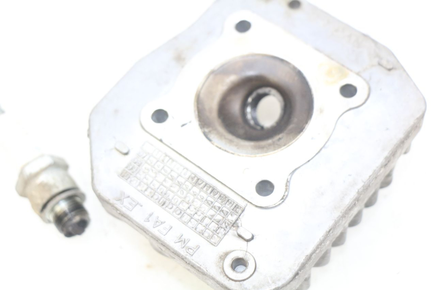 photo de GŁOWICA SILNIKA PEUGEOT TKR TREKKER FURIOUS 50 (2005 - 2014) - Szczegół części