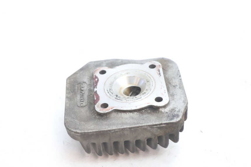 photo de GŁOWICA CYLINDRA PEUGEOT TREKKER 50 (1995 - 2004) - Zbliżenie techniczne