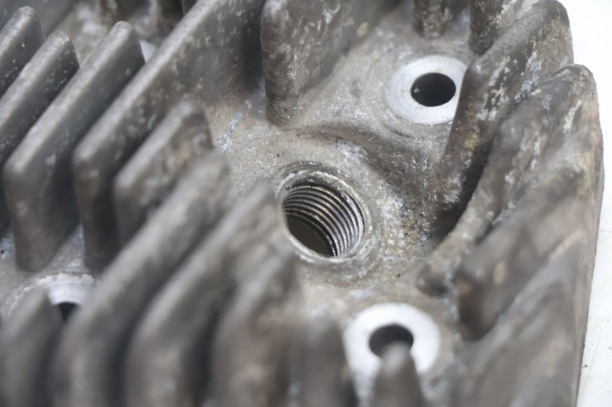 photo de GŁOWICA CYLINDRA PEUGEOT TREKKER 50 (1995 - 2004) - Szczegół części