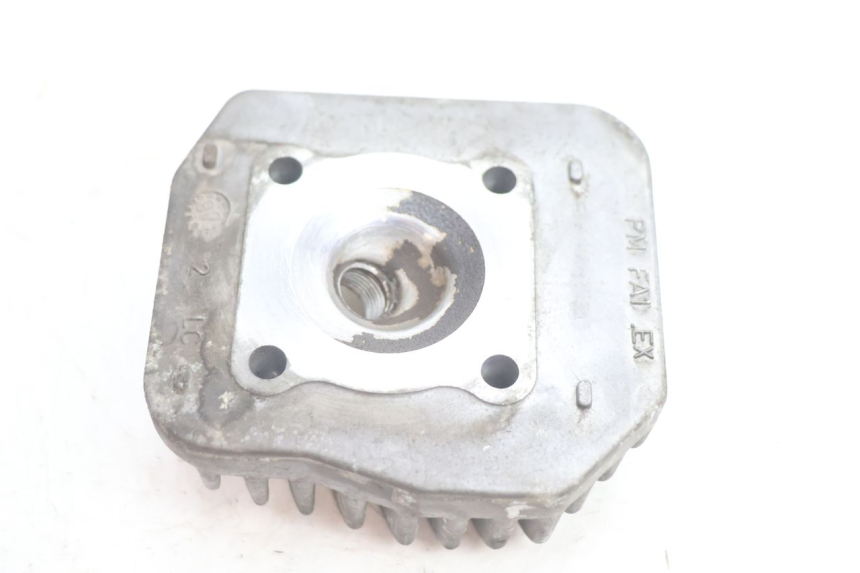 photo de GŁOWICA CYLINDRA PEUGEOT TREKKER 50 (1995 - 2004) - Zbliżenie techniczne