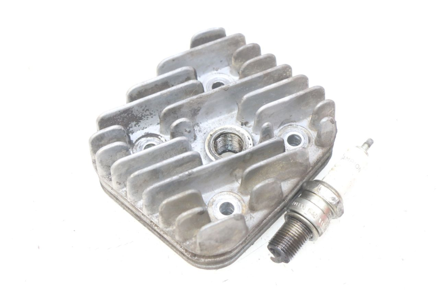 photo de GŁOWICA CYLINDRA PIAGGIO TYPHOON 50 (1993 - 1999) - Zbliżenie techniczne