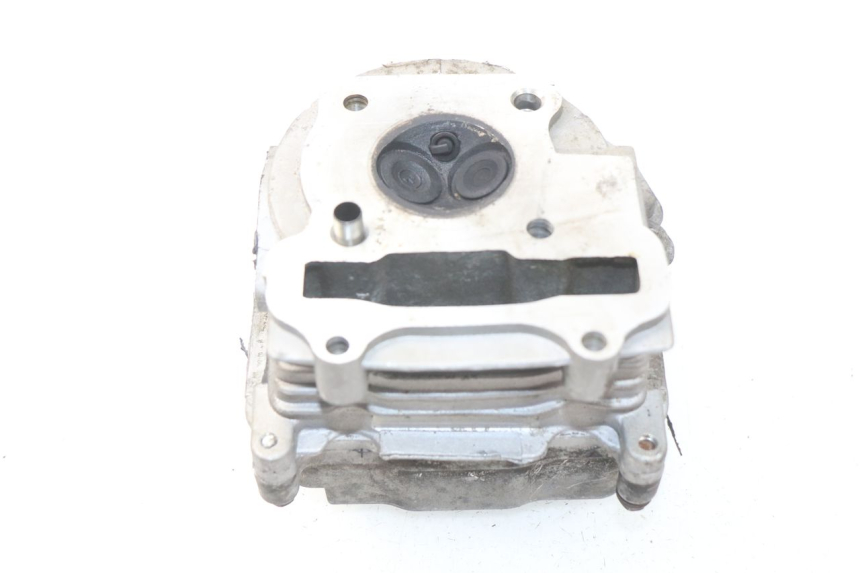 photo de GŁOWICA CYLINDRÓW PEUGEOT V-CLIC VCLIC 50 (2007 - 2013) - Inny kąt widzenia